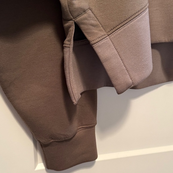 YPB by Abercrombie neoKNIT Women's Black and Gray Cropped Sweatshirt size S - Picture 5 of 9